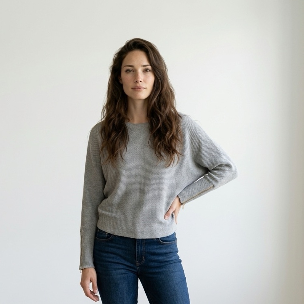 Carmen Marc Valvo Heathered Gray Ribbed Knit Sweater